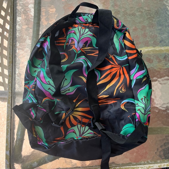 New Volcom Packable Backpack with Multicolor Design - Picture 3 of 4
